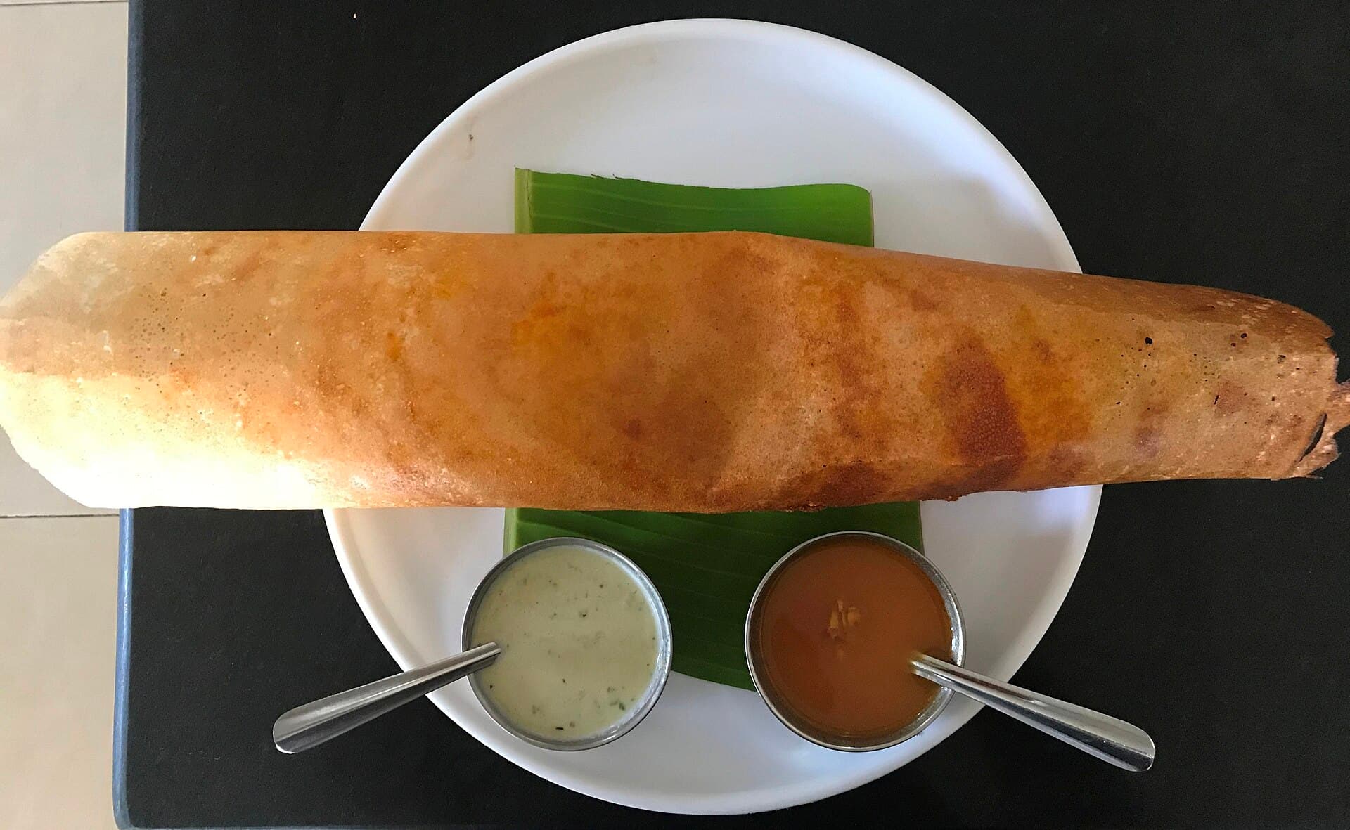 Masala dosa with sambar and coconut chutney